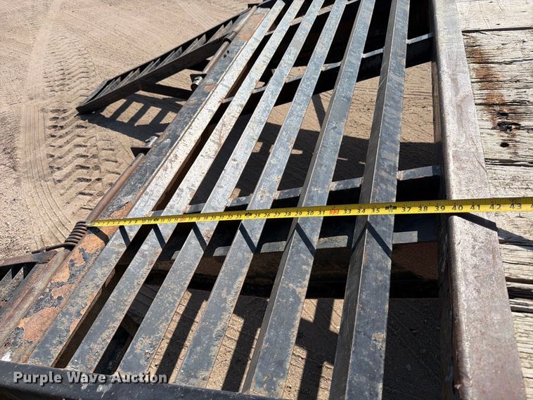 image for item MZ9747 2007 PJ Trailers equipment trailer