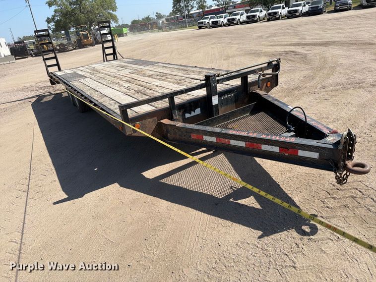 image for item MZ9747 2007 PJ Trailers equipment trailer