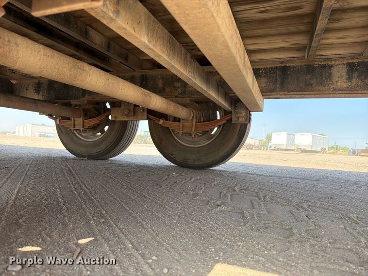 image for item MZ9747 2007 PJ Trailers equipment trailer