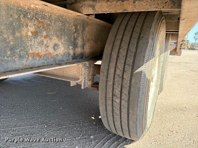 image for item MZ9747 2007 PJ Trailers equipment trailer