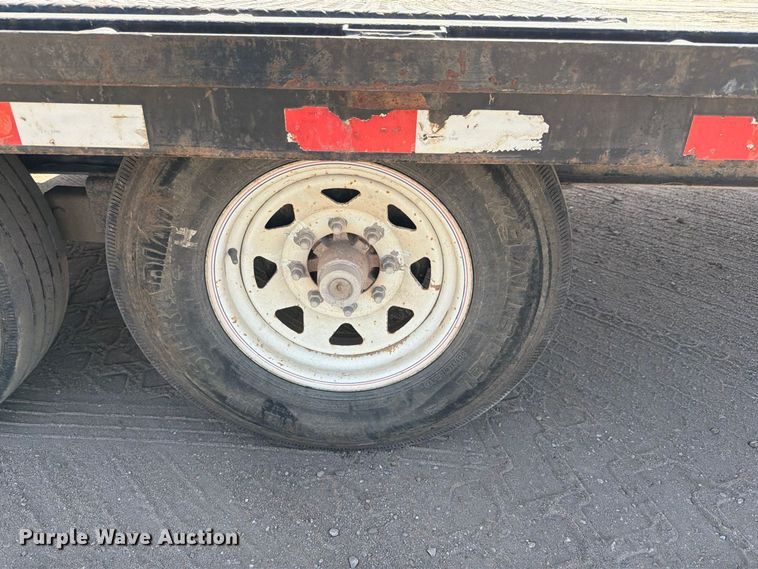 image for item MZ9747 2007 PJ Trailers equipment trailer