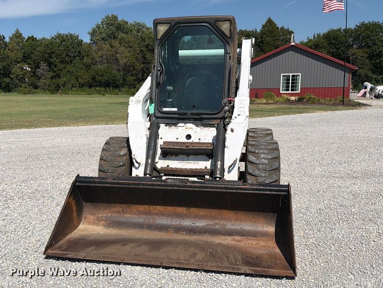 image for item MZ9764 2007 Bobcat S300 skid steer loader