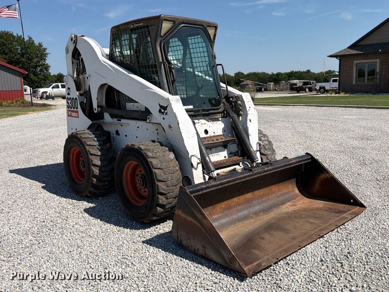 image for item MZ9764 2007 Bobcat S300 skid steer loader