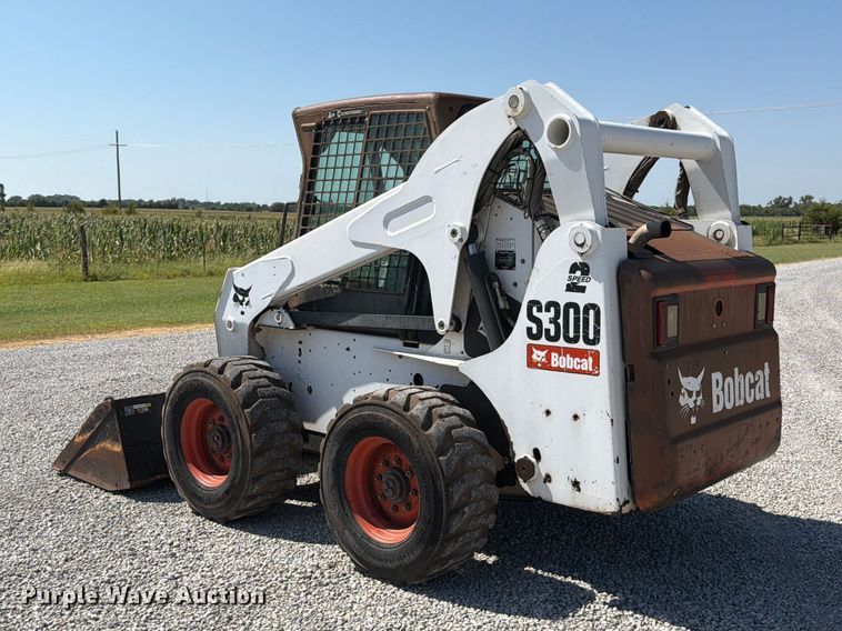 image for item MZ9764 2007 Bobcat S300 skid steer loader
