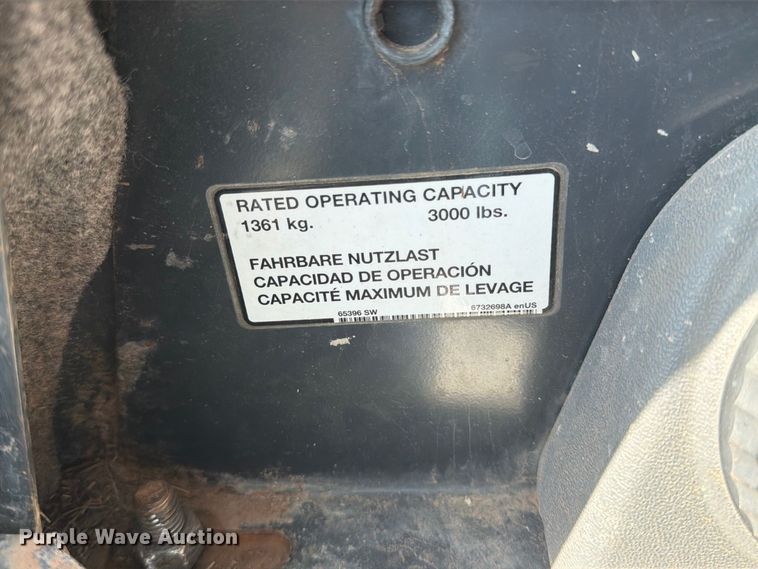 image for item MZ9764 2007 Bobcat S300 skid steer loader