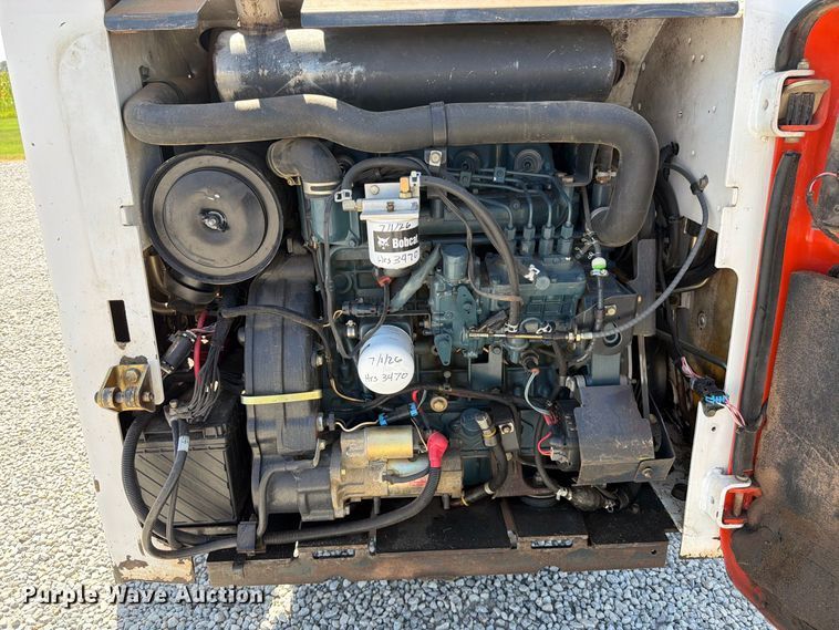 image for item MZ9764 2007 Bobcat S300 skid steer loader