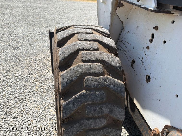image for item MZ9764 2007 Bobcat S300 skid steer loader