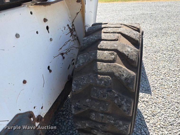 image for item MZ9764 2007 Bobcat S300 skid steer loader