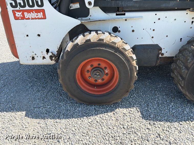 image for item MZ9764 2007 Bobcat S300 skid steer loader