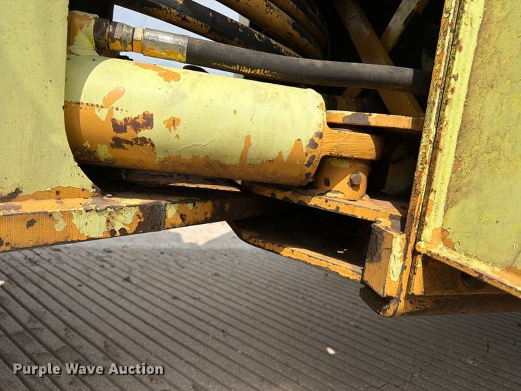 image for item MZ9797 1982 Ford A-66 wheel loader