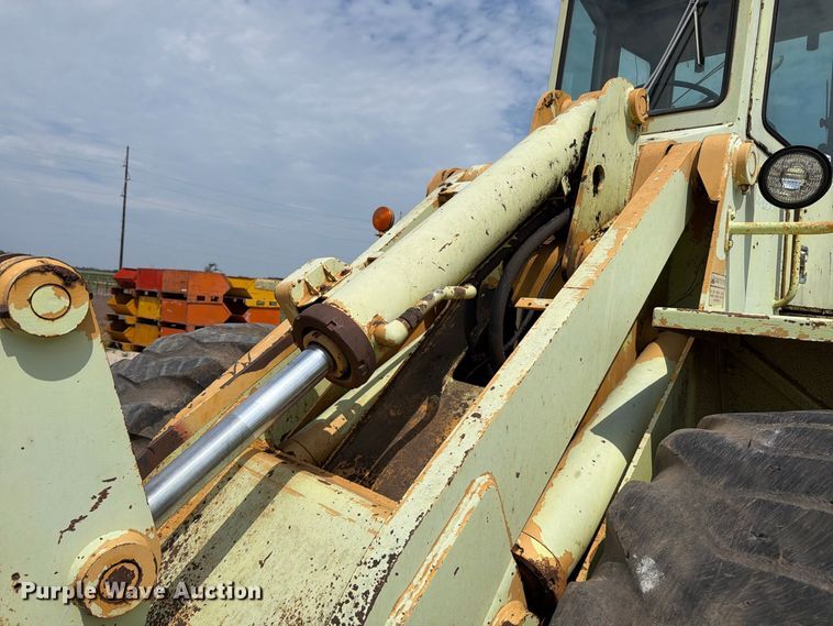 image for item MZ9797 1982 Ford A-66 wheel loader