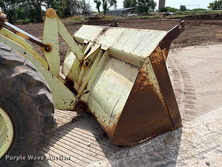 image for item MZ9797 1982 Ford A-66 wheel loader