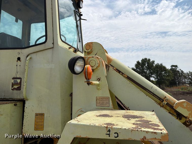 image for item MZ9797 1982 Ford A-66 wheel loader