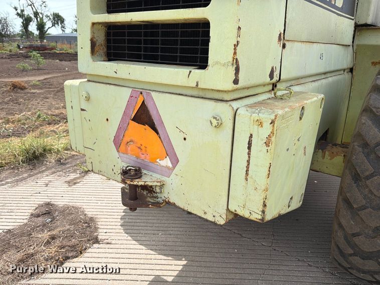 image for item MZ9797 1982 Ford A-66 wheel loader