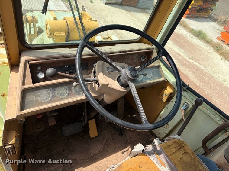 image for item MZ9797 1982 Ford A-66 wheel loader