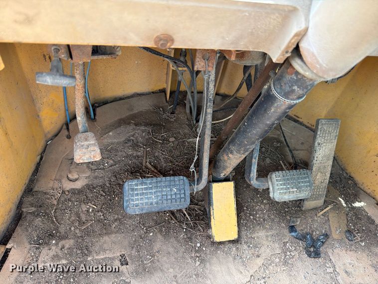 image for item MZ9797 1982 Ford A-66 wheel loader