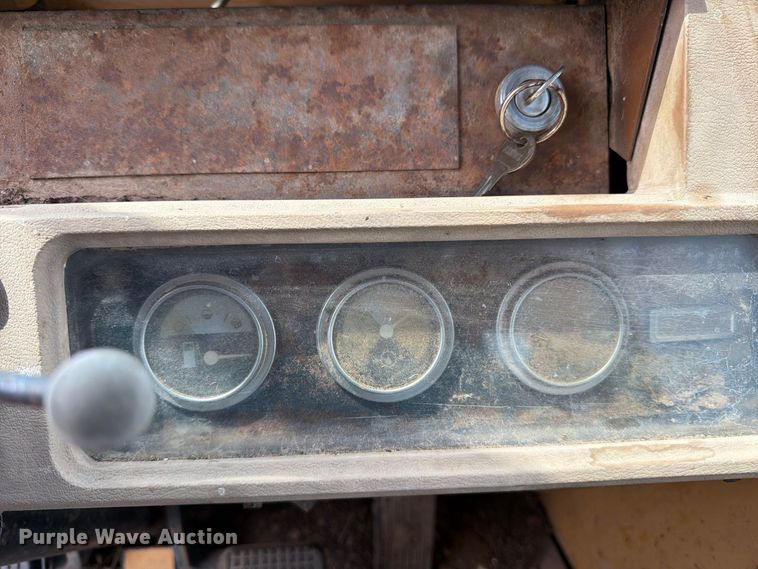 image for item MZ9797 1982 Ford A-66 wheel loader