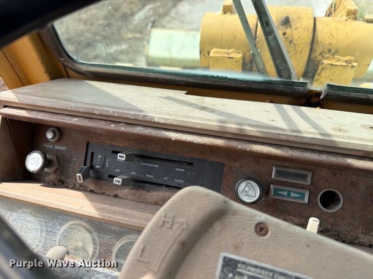 image for item MZ9797 1982 Ford A-66 wheel loader