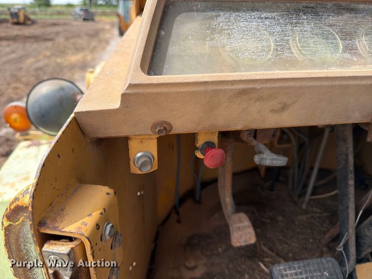 image for item MZ9797 1982 Ford A-66 wheel loader