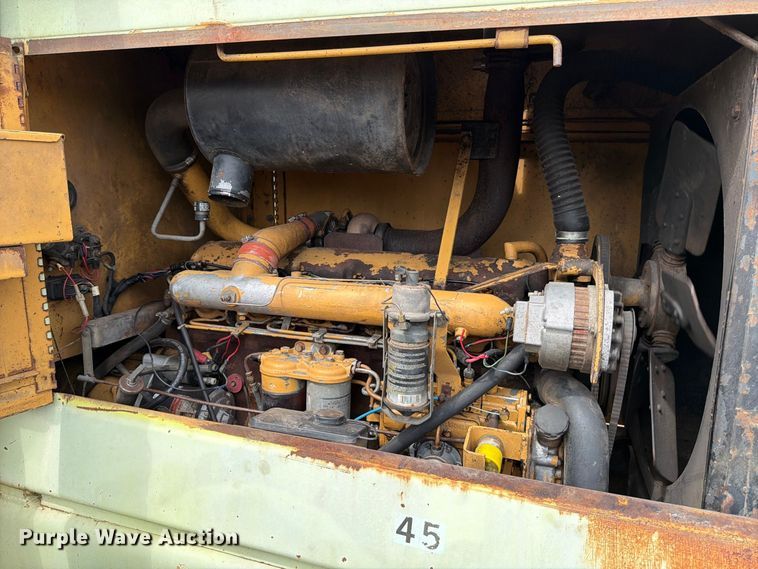 image for item MZ9797 1982 Ford A-66 wheel loader