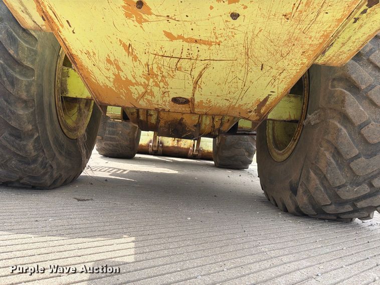 image for item MZ9797 1982 Ford A-66 wheel loader