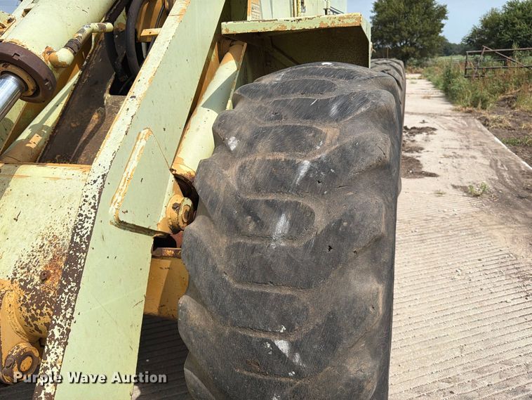image for item MZ9797 1982 Ford A-66 wheel loader