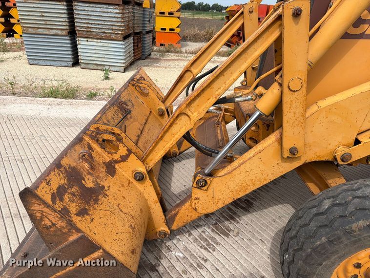 image for item MZ9798 1994 Case 580 Super K backhoe