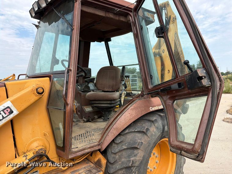 image for item MZ9798 1994 Case 580 Super K backhoe