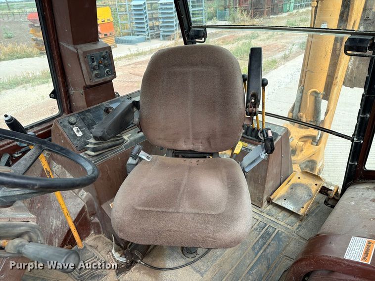 image for item MZ9798 1994 Case 580 Super K backhoe