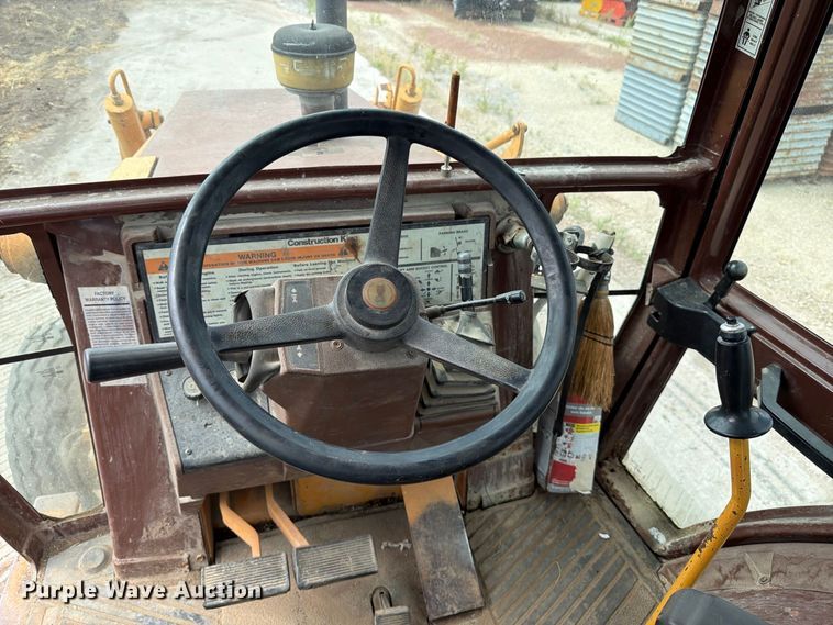 image for item MZ9798 1994 Case 580 Super K backhoe