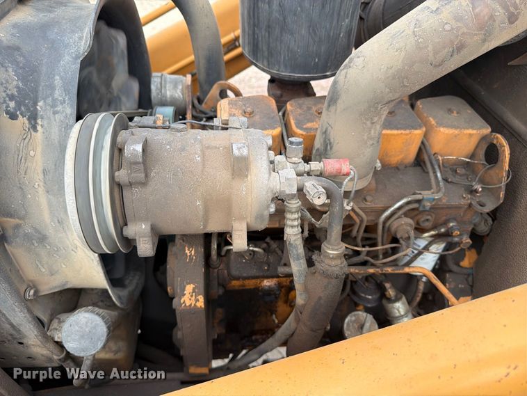 image for item MZ9798 1994 Case 580 Super K backhoe
