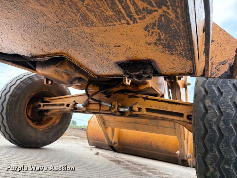 image for item MZ9798 1994 Case 580 Super K backhoe