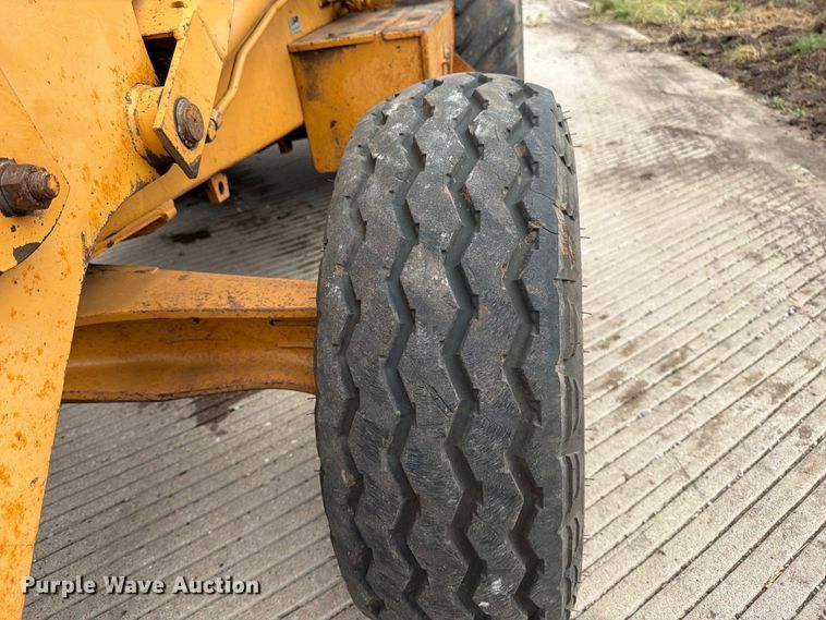 image for item MZ9798 1994 Case 580 Super K backhoe