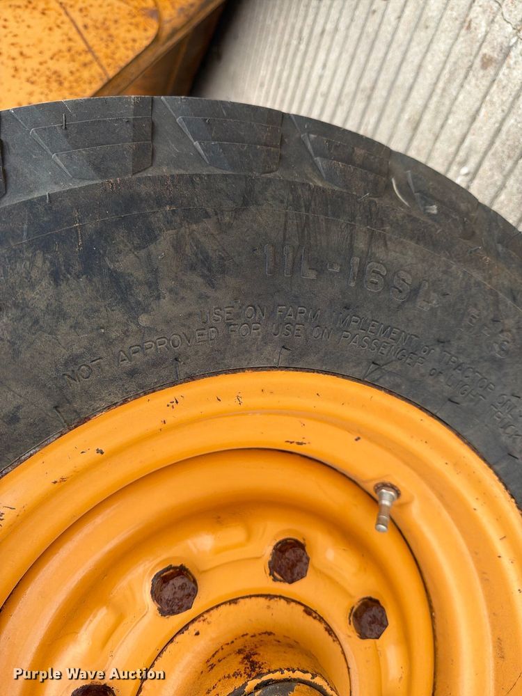 image for item MZ9798 1994 Case 580 Super K backhoe