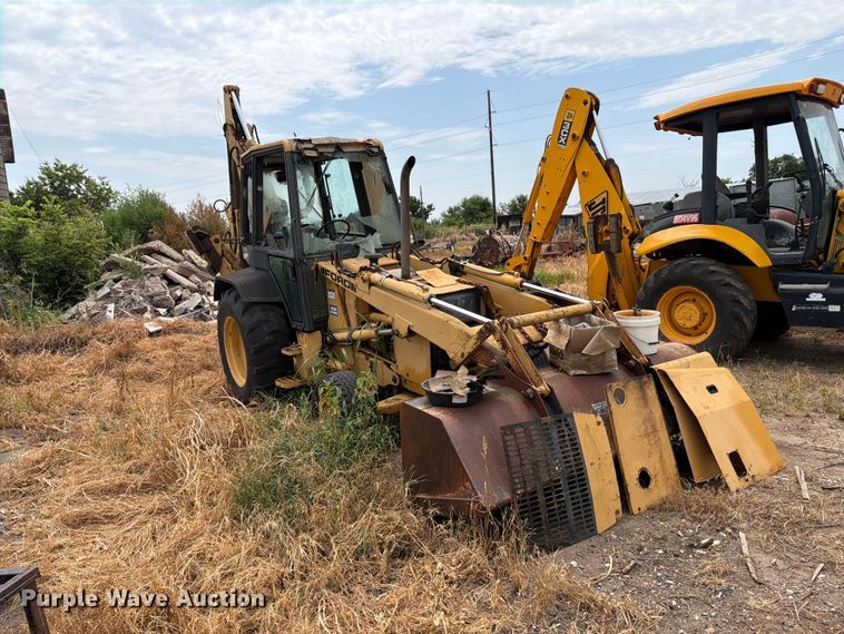 image for item MZ9806 Ford 555D backhoe