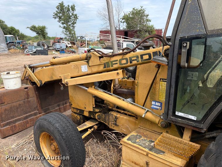 image for item MZ9806 Ford 555D backhoe