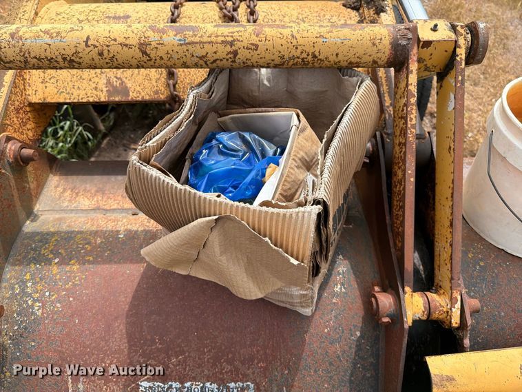 image for item MZ9806 Ford 555D backhoe