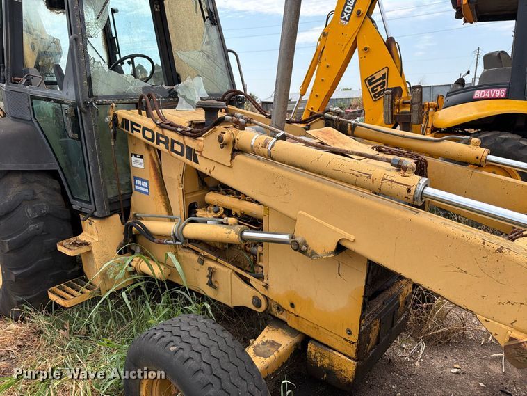 image for item MZ9806 Ford 555D backhoe
