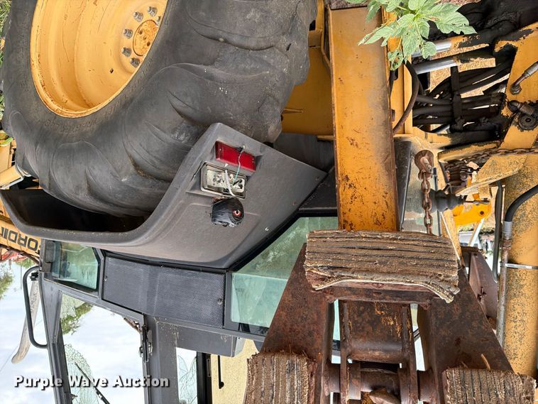 image for item MZ9806 Ford 555D backhoe