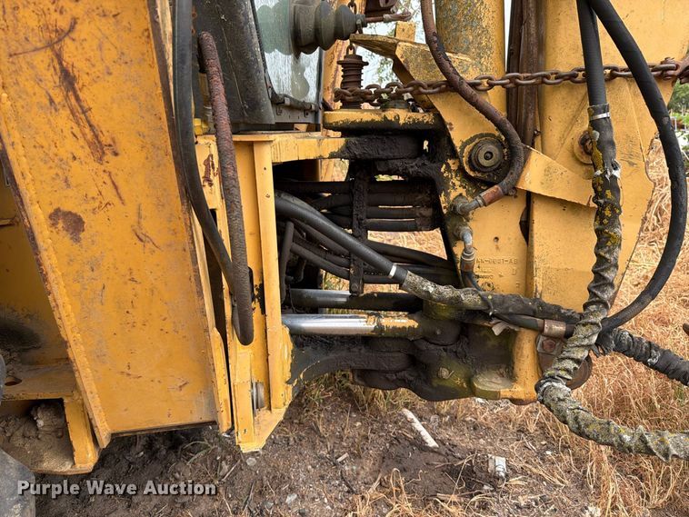 image for item MZ9806 Ford 555D backhoe