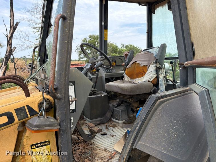 image for item MZ9806 Ford 555D backhoe
