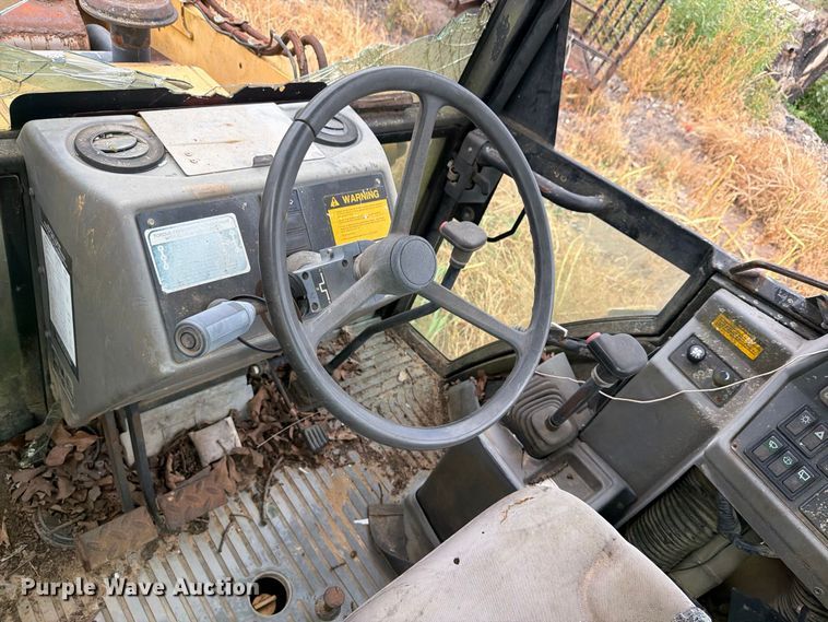 image for item MZ9806 Ford 555D backhoe