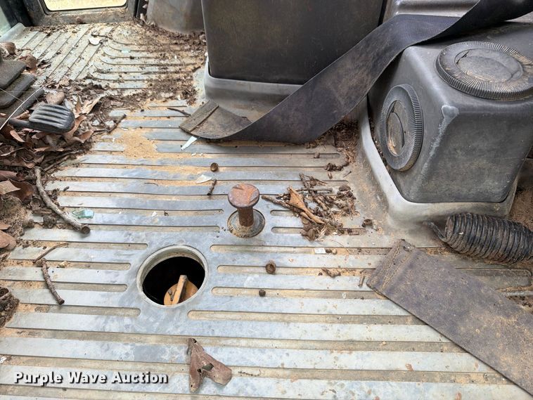 image for item MZ9806 Ford 555D backhoe