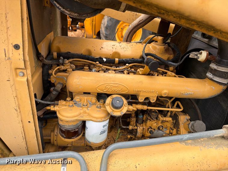 image for item MZ9806 Ford 555D backhoe