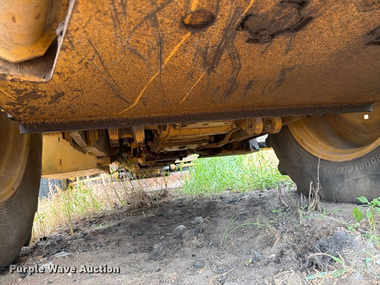 image for item MZ9806 Ford 555D backhoe