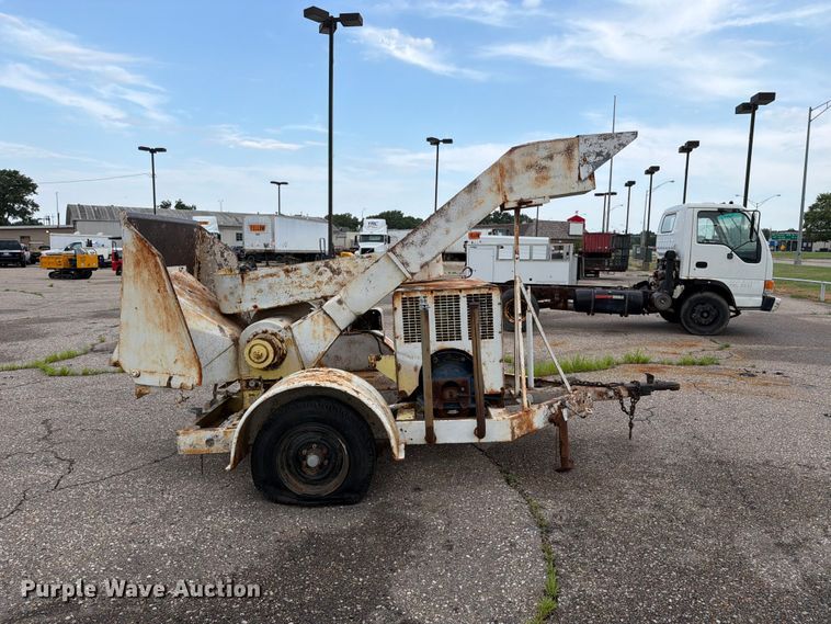 image for item MZ9807 Wayne 16T318 wood chipper