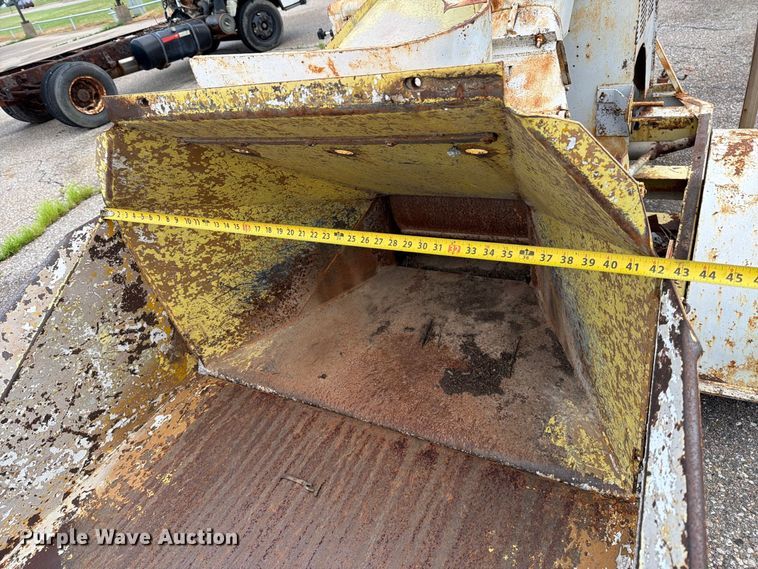 image for item MZ9807 Wayne 16T318 wood chipper