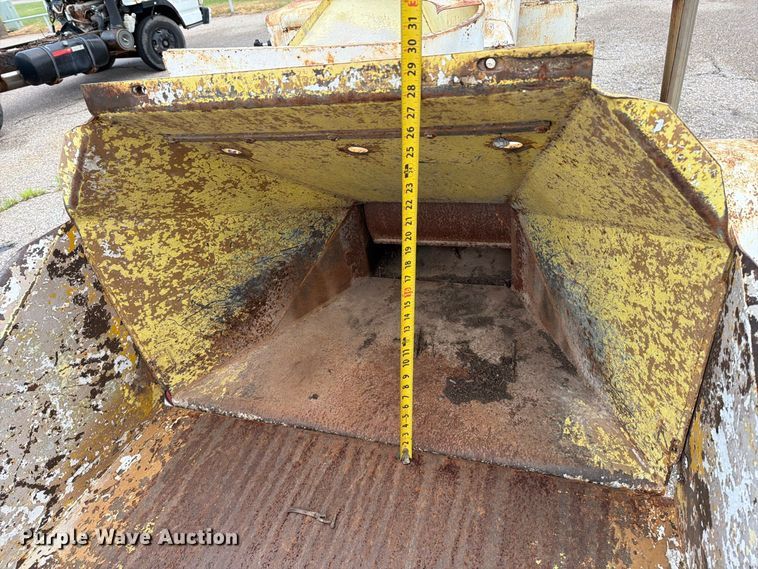 image for item MZ9807 Wayne 16T318 wood chipper