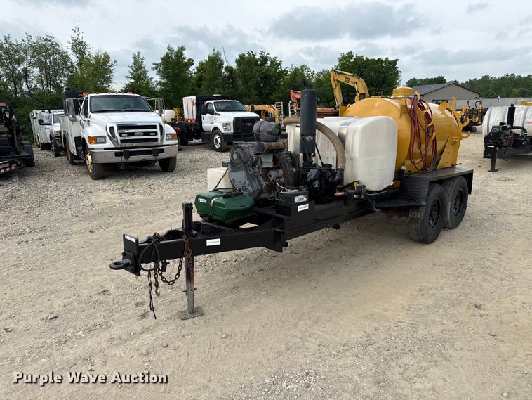 Vacuum excavator