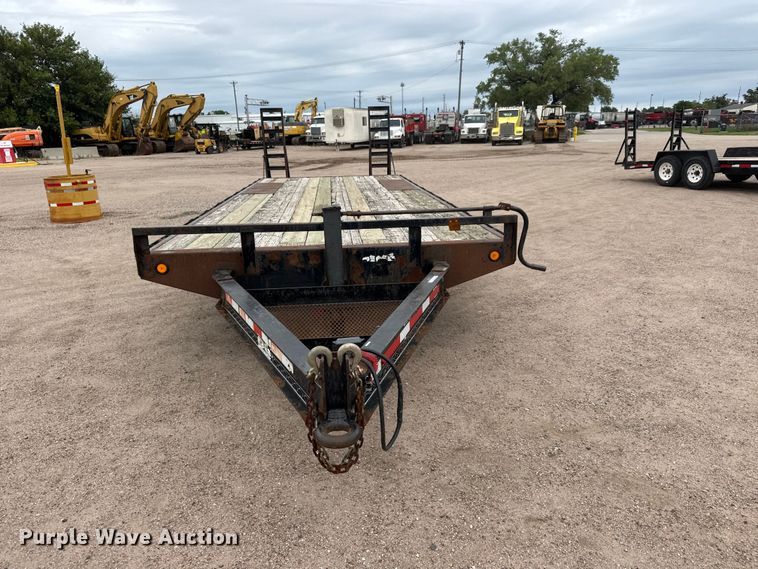 image for item NJ9132 1997 Superior 2PT6M-DD equipment trailer
